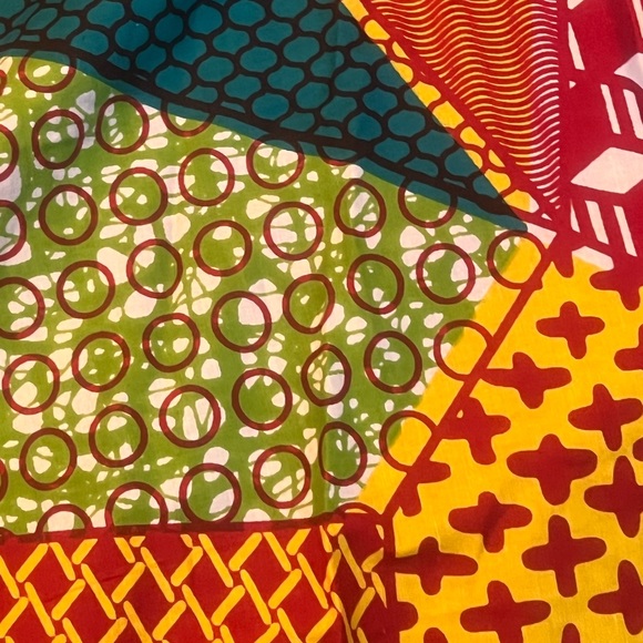 XL D’iyanu mid-length swing skirt. Extra large with zip up in back, fitted waist - Picture 6 of 6